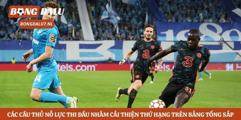 Các cầu thủ nỗ lực thi đấu nhằm cải thiện thứ hạng trên bảng tổng sắp
